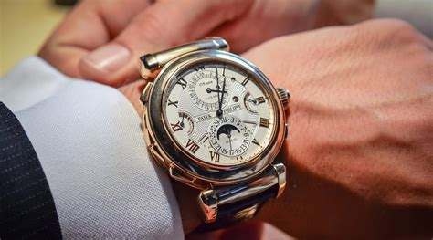 uhren die aussehen wie patek philippe|Patek Philippe Replica vs. Original: Die 7 wichtigsten Unterschiede.